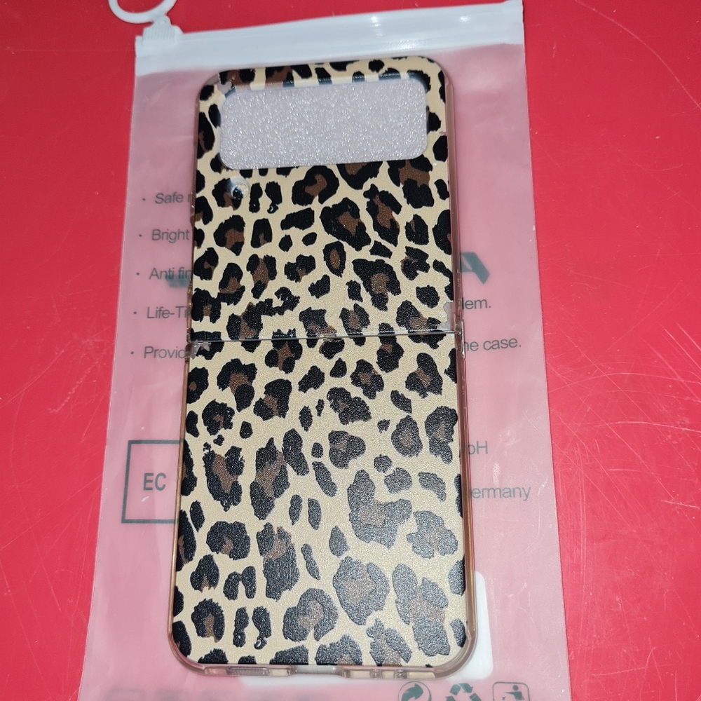 Z Flip 4 Leopard Samsung Case